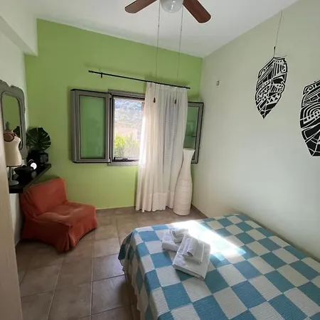 Nikolis Apartment *